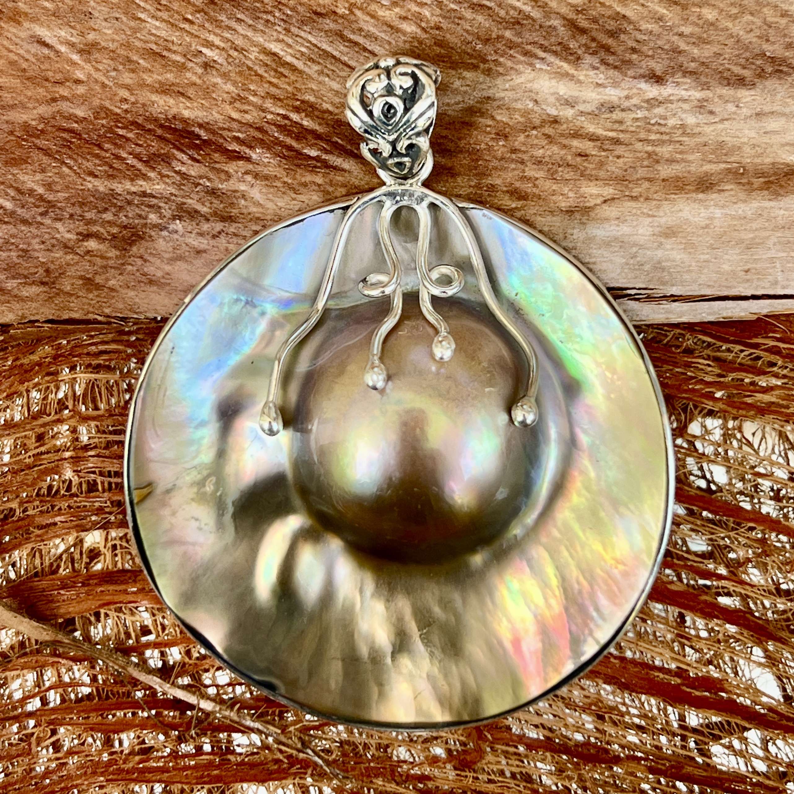 (HANDMADE 925 BALI STERLING SILVER FILIGREE PENDANT WITH SHELL))